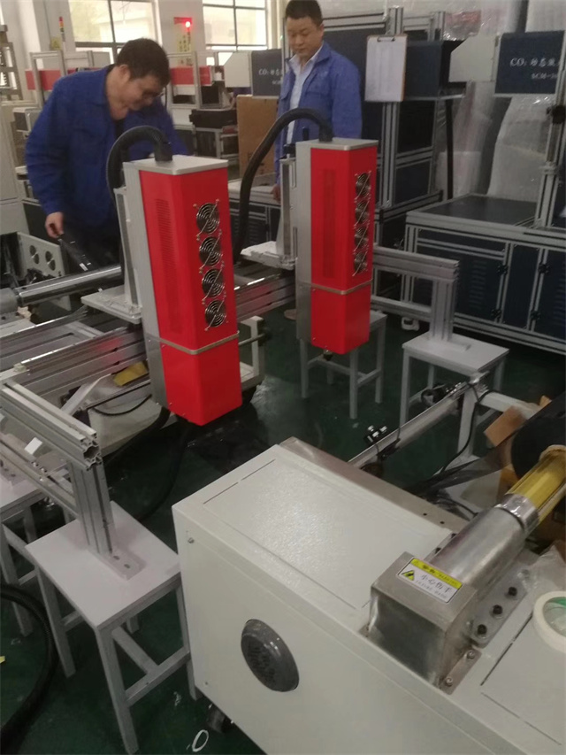 Máquina de impresión de marcado láser de fibra RAYCUS con alta Pricision